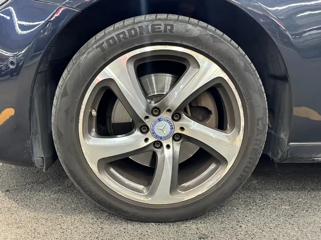 Mercedes-Benz E-Class — миниатюра 17