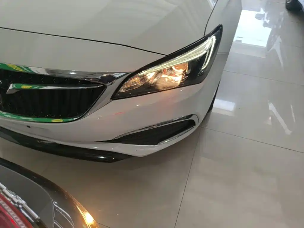 Buick Verano — миниатюра 24