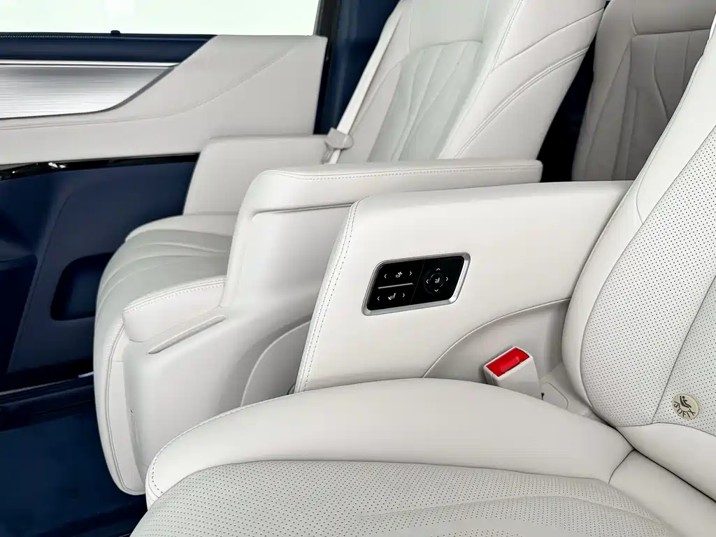 BUICK GL8 NEW ENERGY