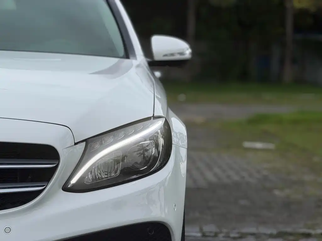 Mercedes-Benz C-Class — миниатюра 8