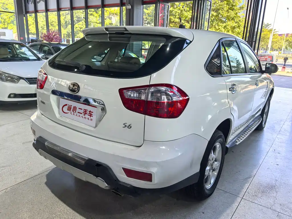 BYD S6 — миниатюра 4