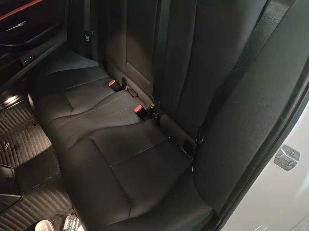 BMW 3 Series — миниатюра 15