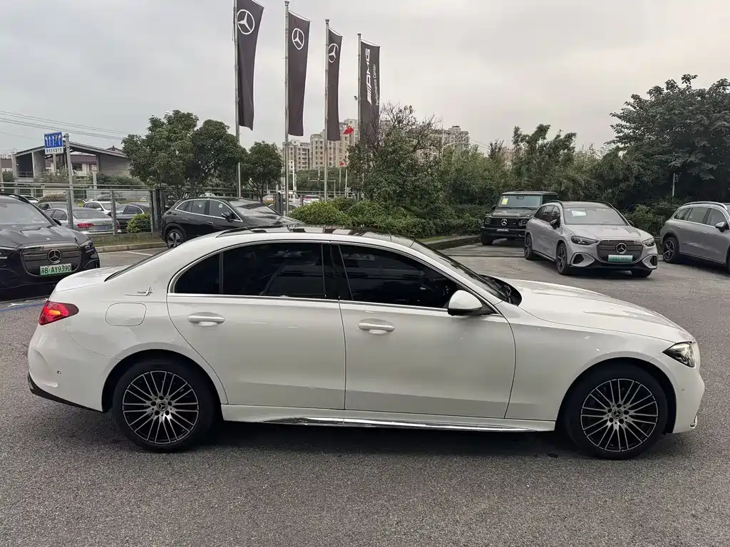 Mercedes-Benz C-Class — миниатюра 19