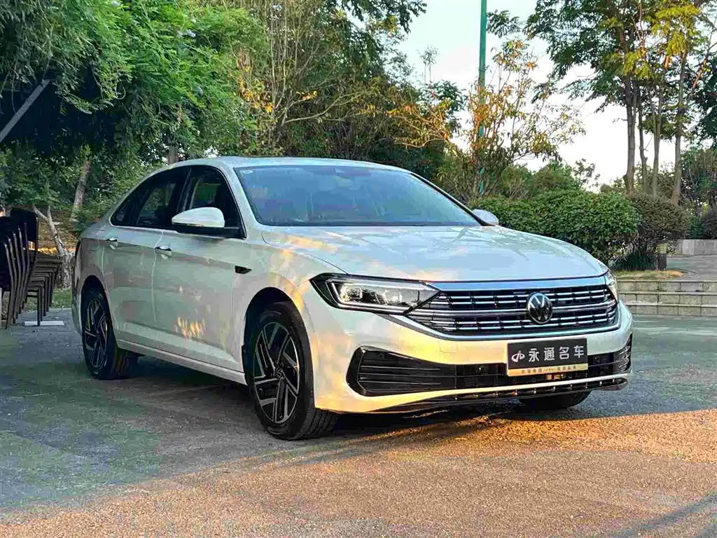 Volkswagen Sagitar 2023 300TSI DSG
