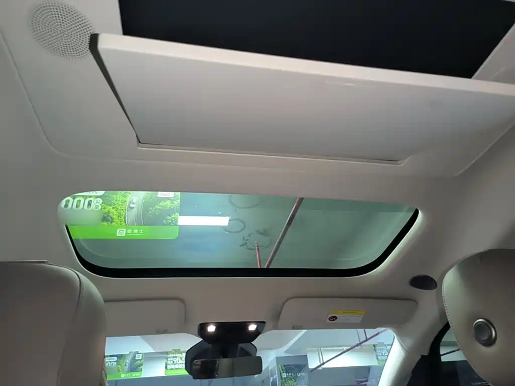 Li Auto Li MEGA — миниатюра 18