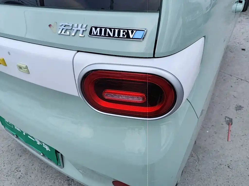 Wuling MINIEV — миниатюра 8