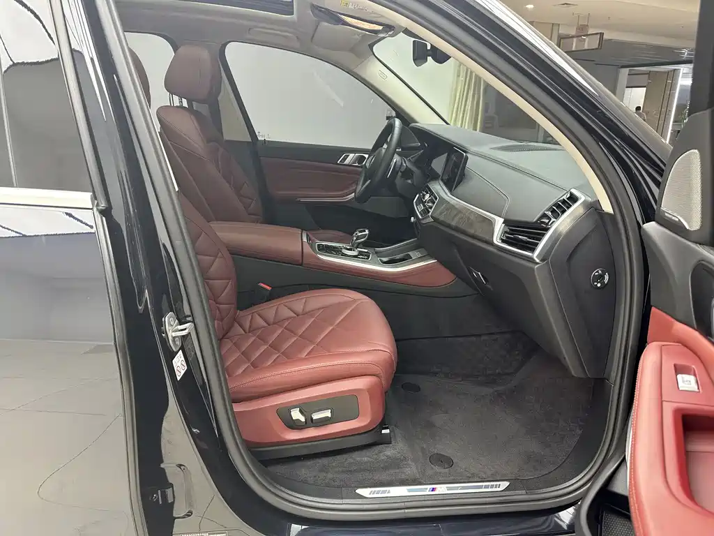 BMW X5 2022 xDrive 30Li M Sport