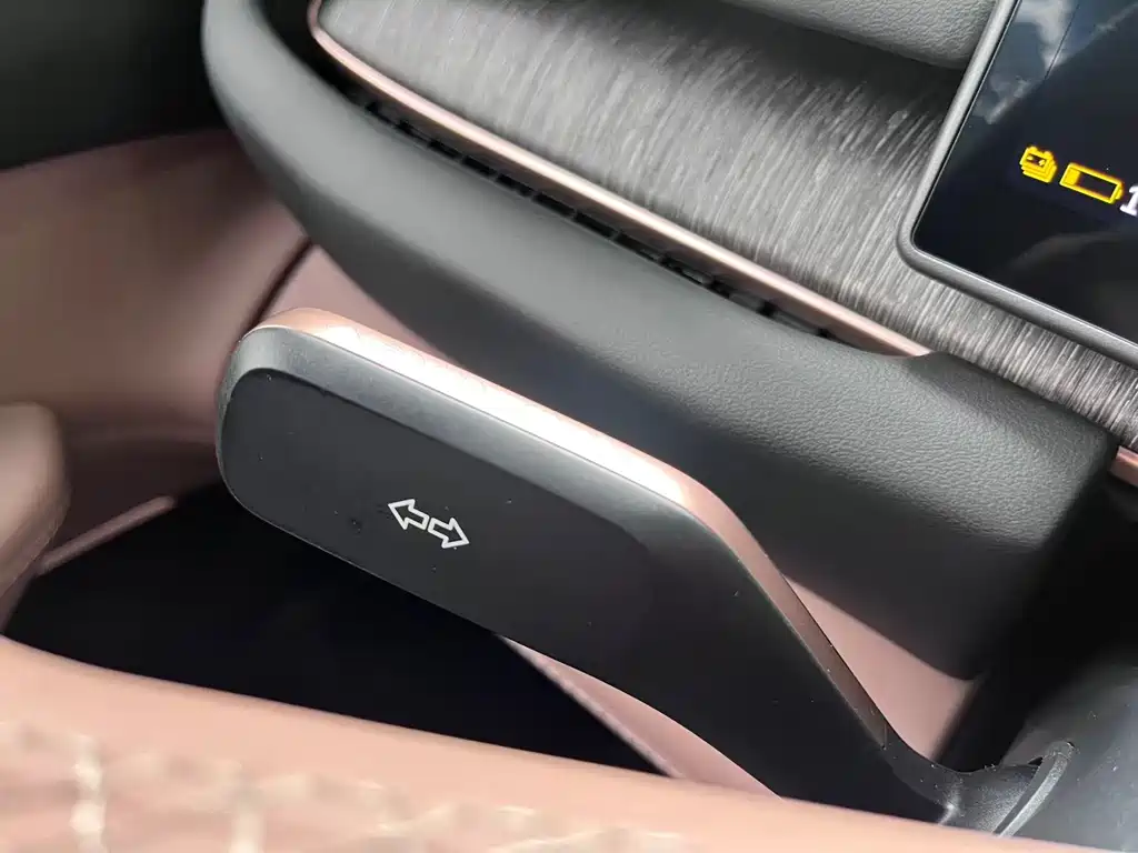NIO ES6 — миниатюра 8