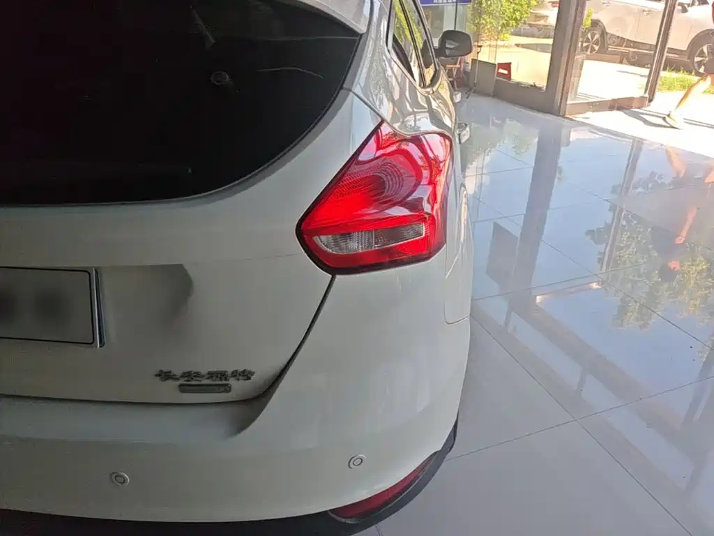 Ford Focus — миниатюра 8