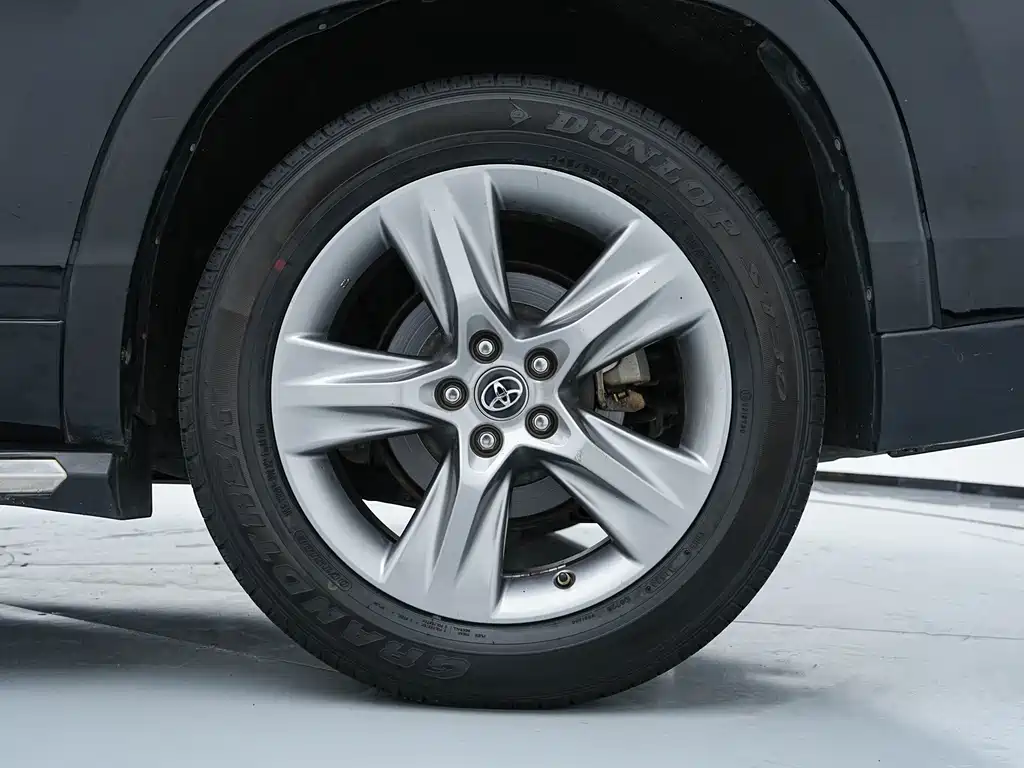Toyota Highlander 2015 2.0T Luxury 7 мест