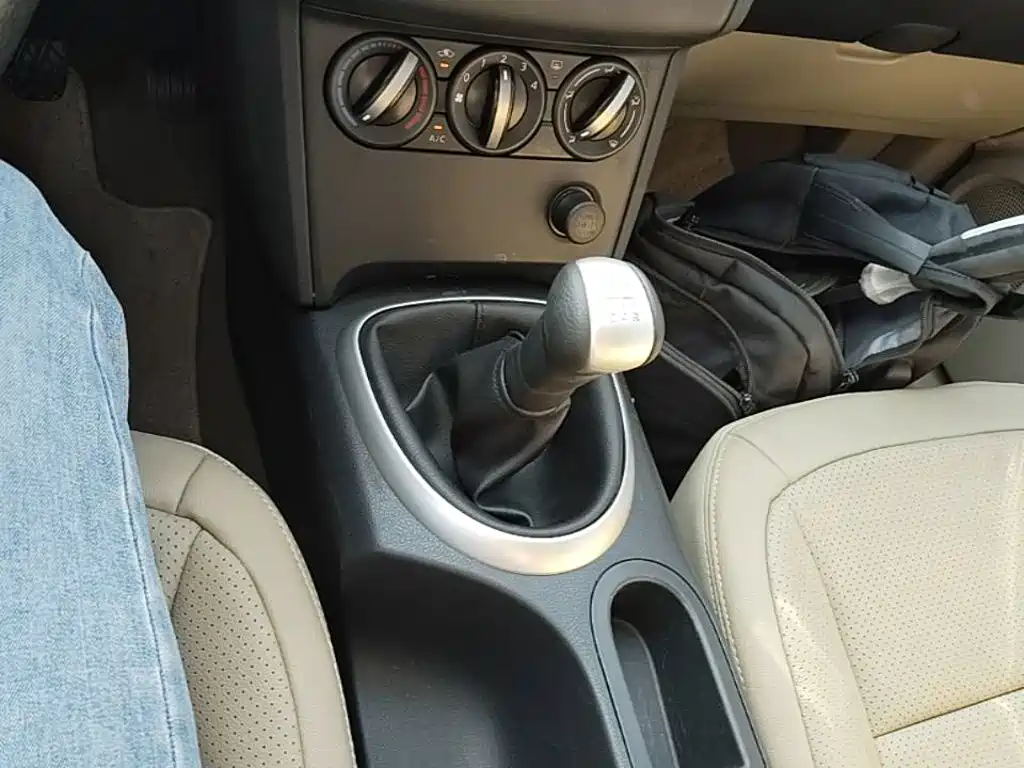 Nissan Qashqai — миниатюра 14