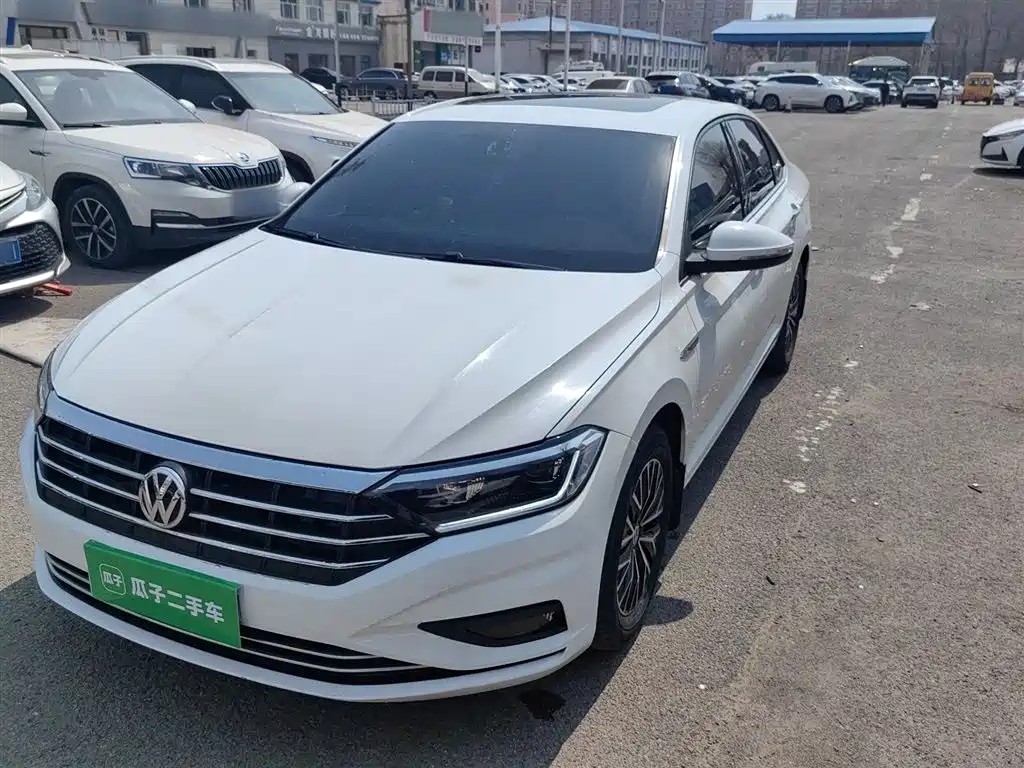 Volkswagen Sagitar 2020
