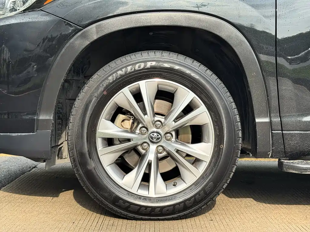Toyota Highlander 2018 2.0T Elite 7 мест V