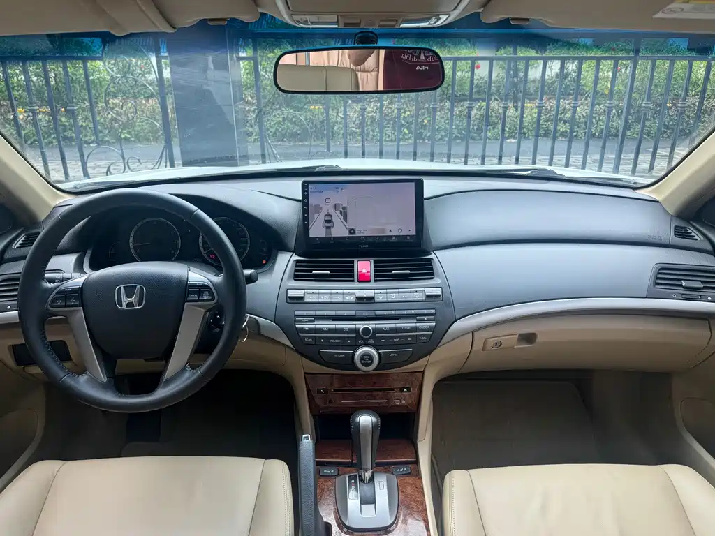 Honda Accord — миниатюра 11
