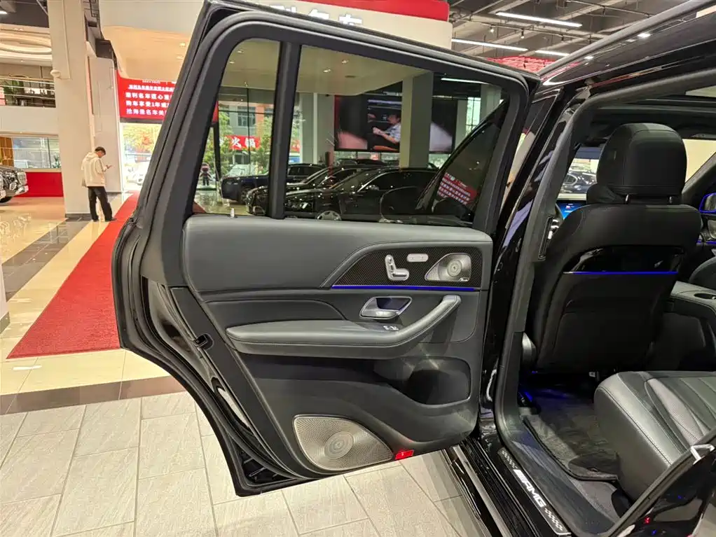 MERCEDES-BENZ GLS AMG