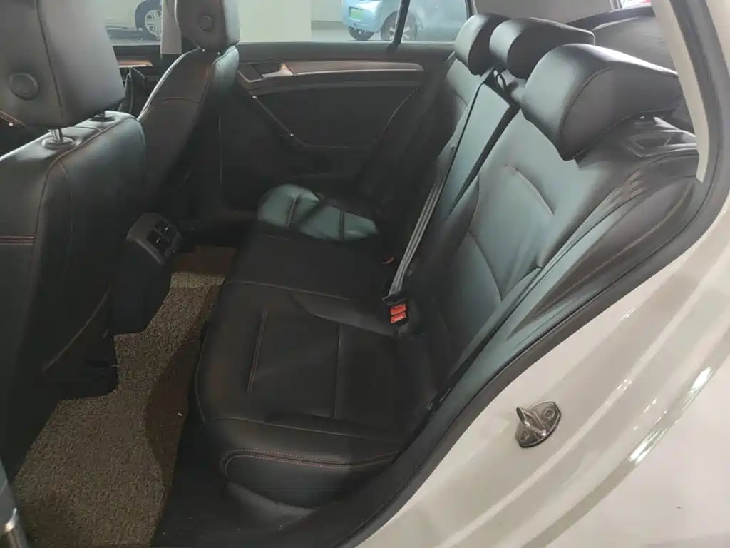 Volkswagen Golf — миниатюра 17