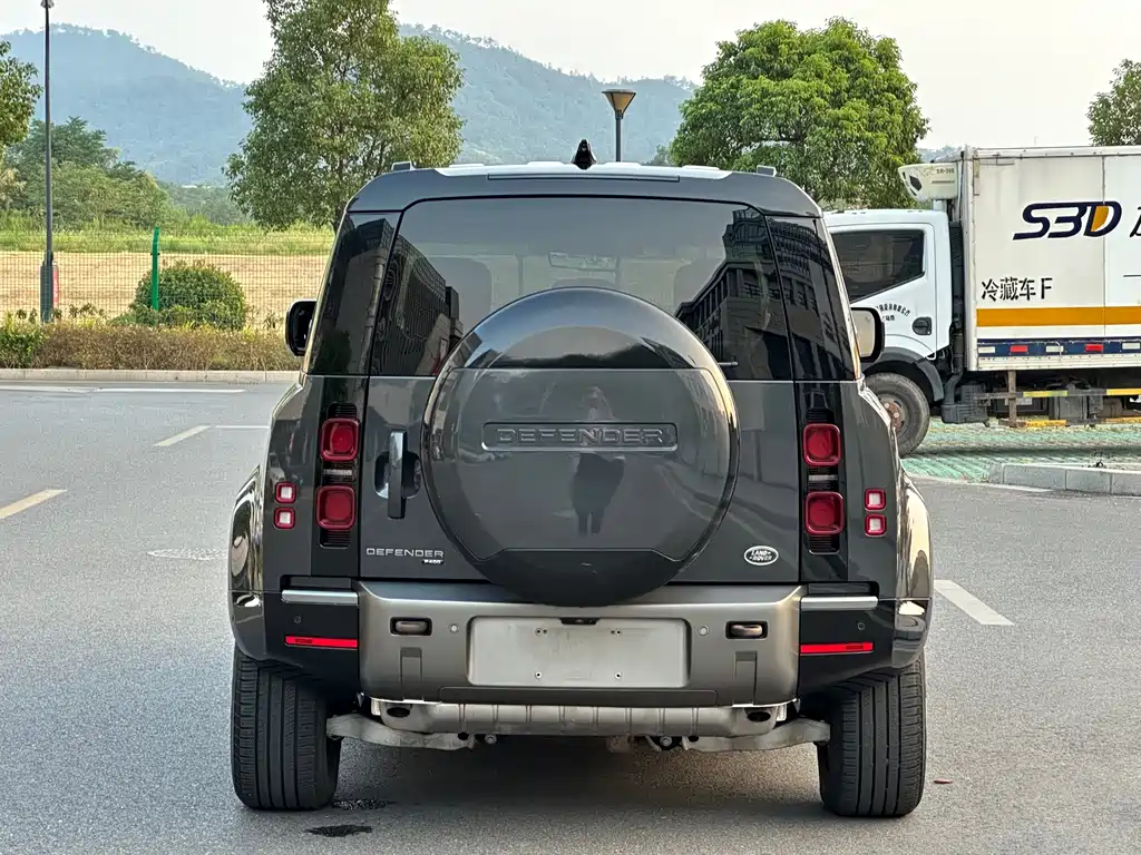 Land Rover Defender — миниатюра 6