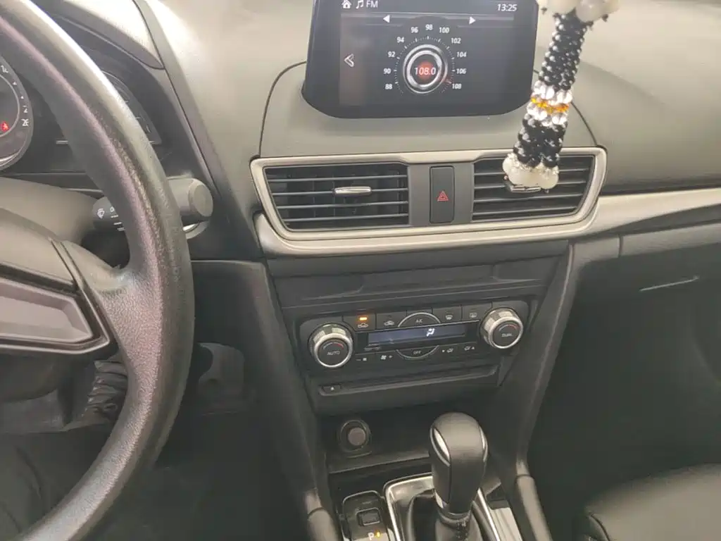 Mazda 3 Axela — миниатюра 13