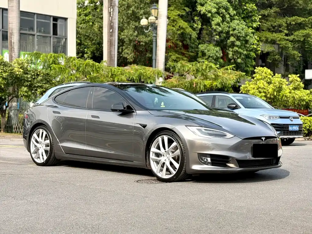 Tesla Model S — миниатюра 16