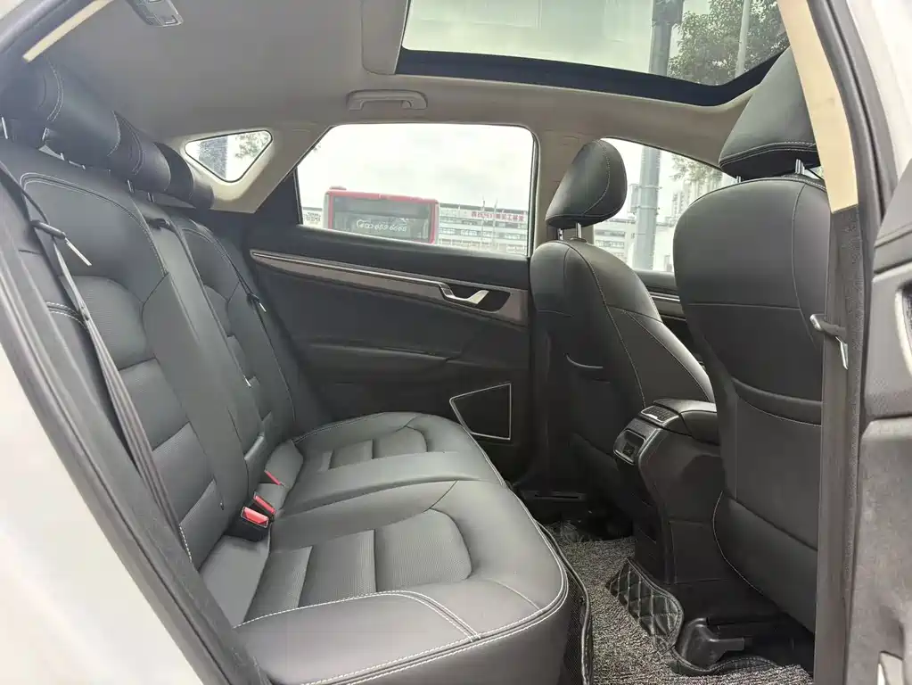 Geely Emgrand GS — миниатюра 12