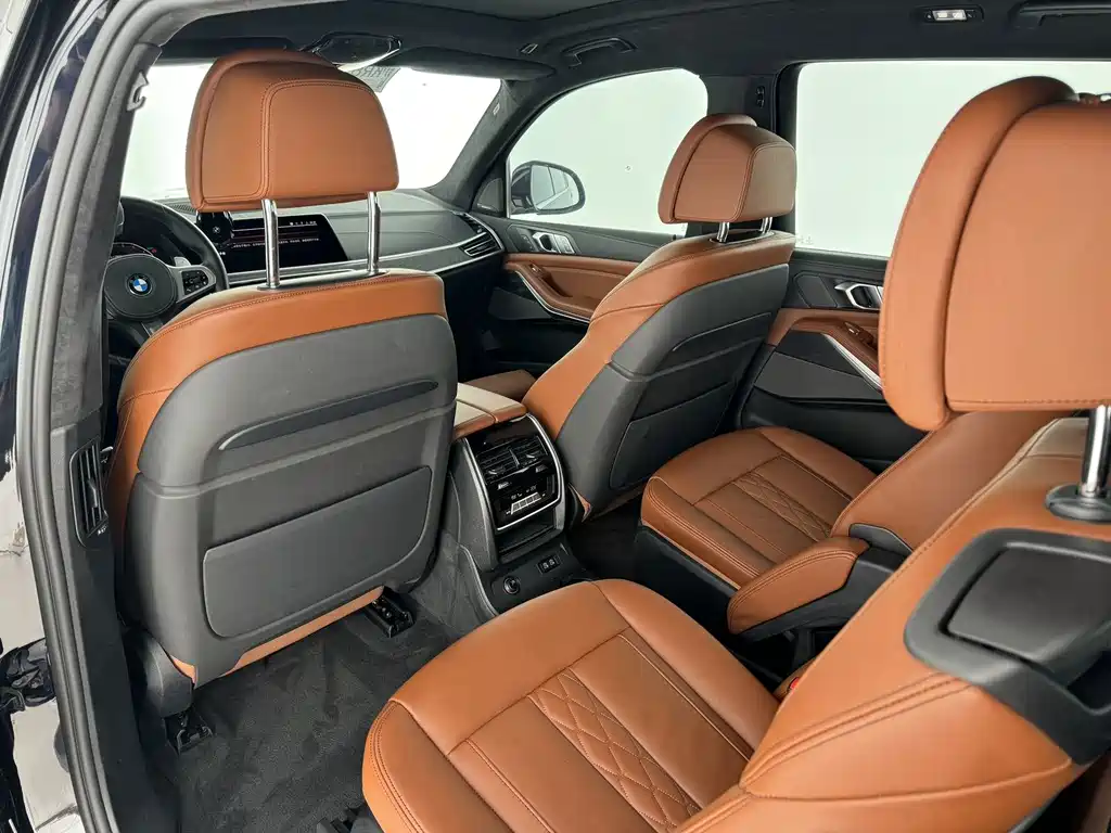 BMW X7 — миниатюра 13