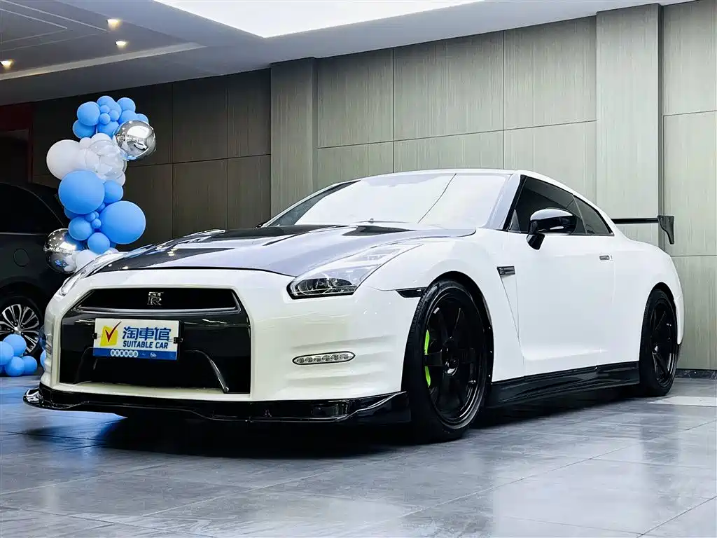 Nissan GT-R 2013