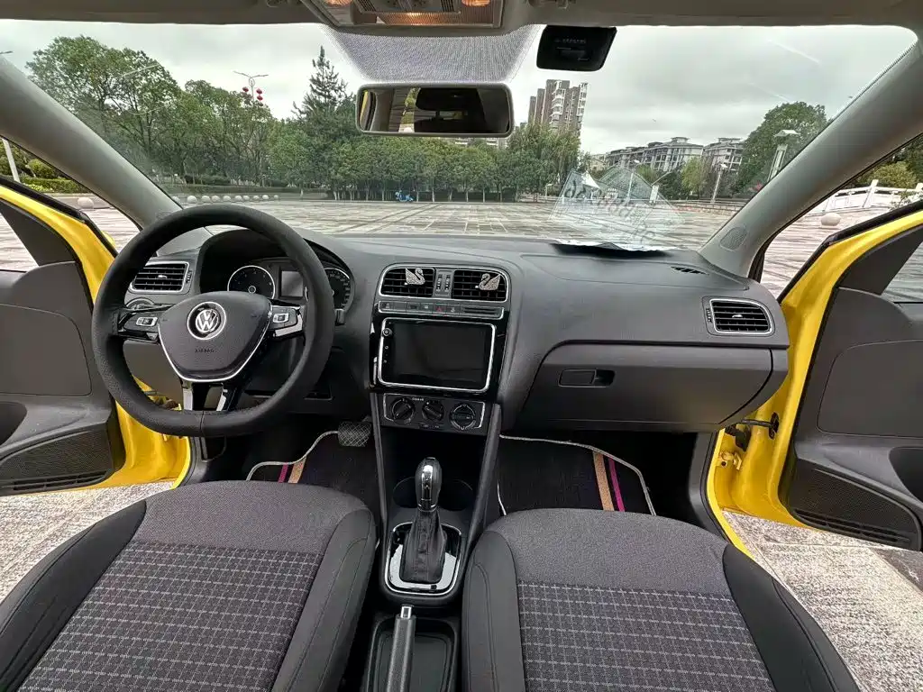 Volkswagen Polo — миниатюра 13