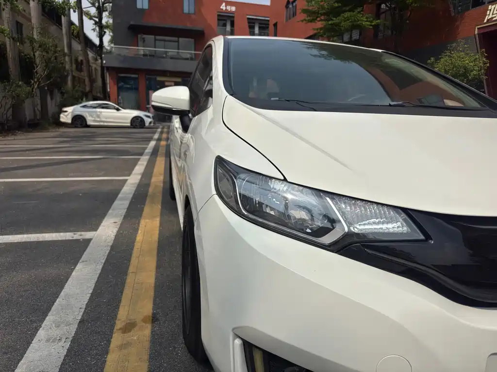 Honda Fit — миниатюра 9