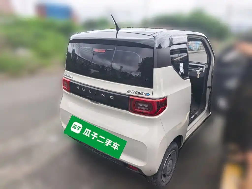 Wuling MINIEV — миниатюра 4