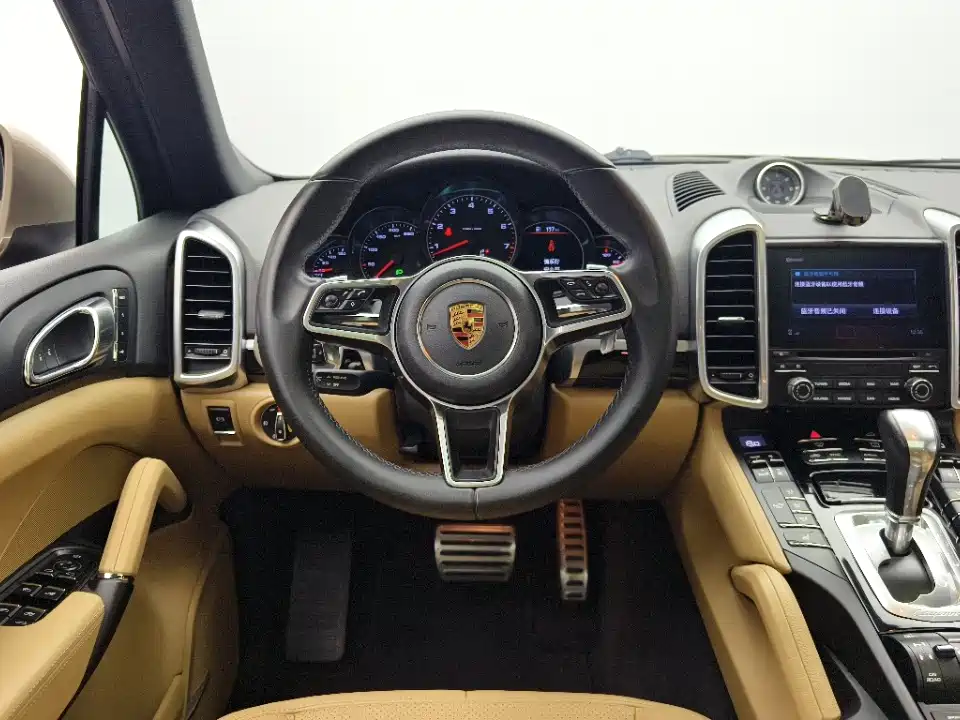 Porsche Cayenne — миниатюра 7