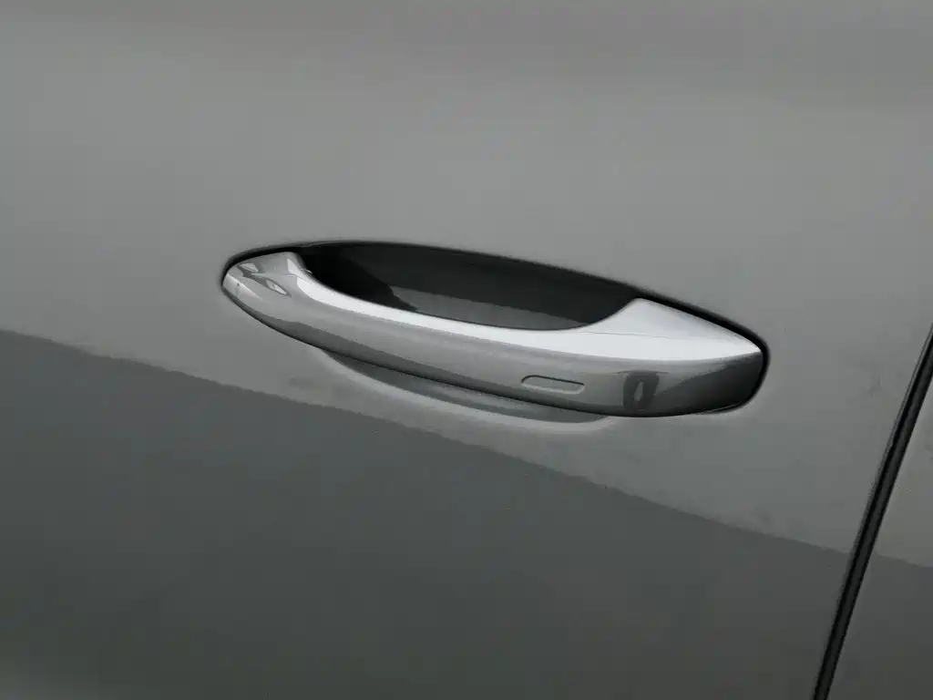 Porsche Cayenne Hybrid — миниатюра 18