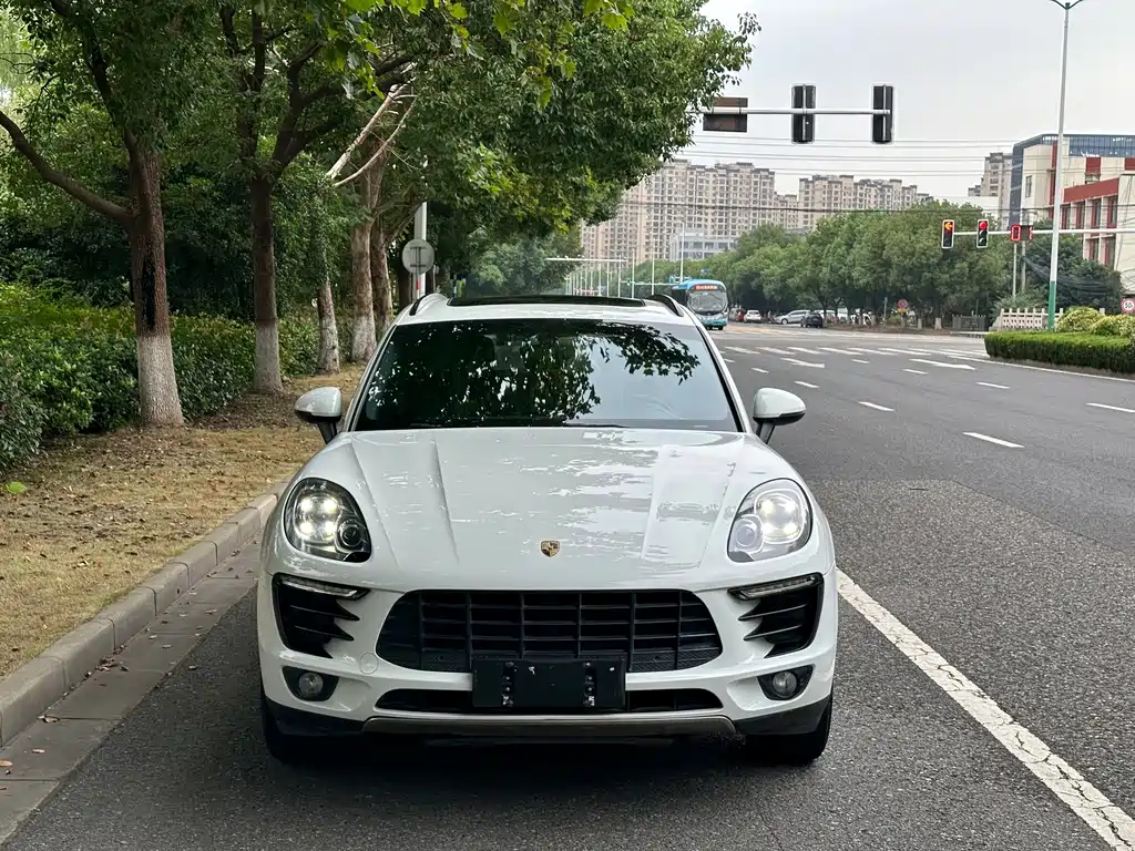 Porsche Macan — миниатюра 2