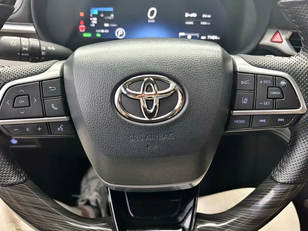 Toyota Sienna — миниатюра 13