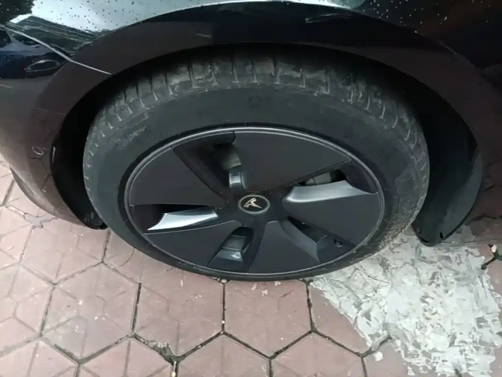 Tesla Model 3 — миниатюра 20