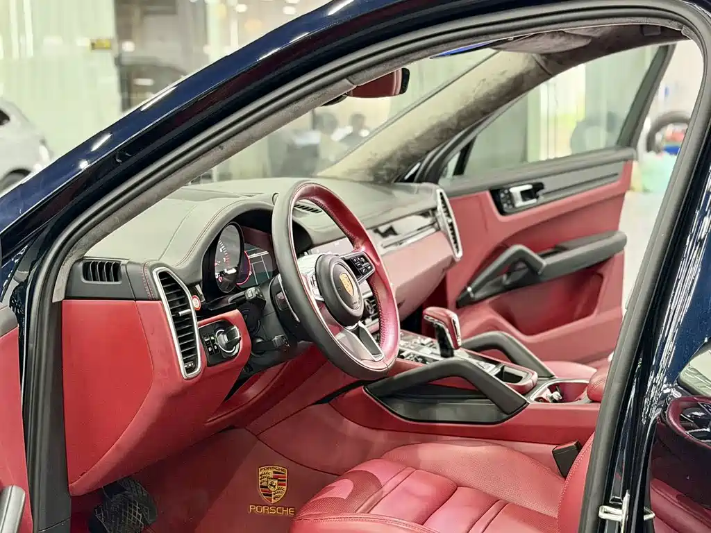 Porsche Cayenne — миниатюра 6