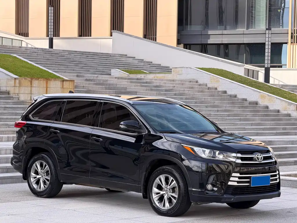 Toyota Highlander — миниатюра 3