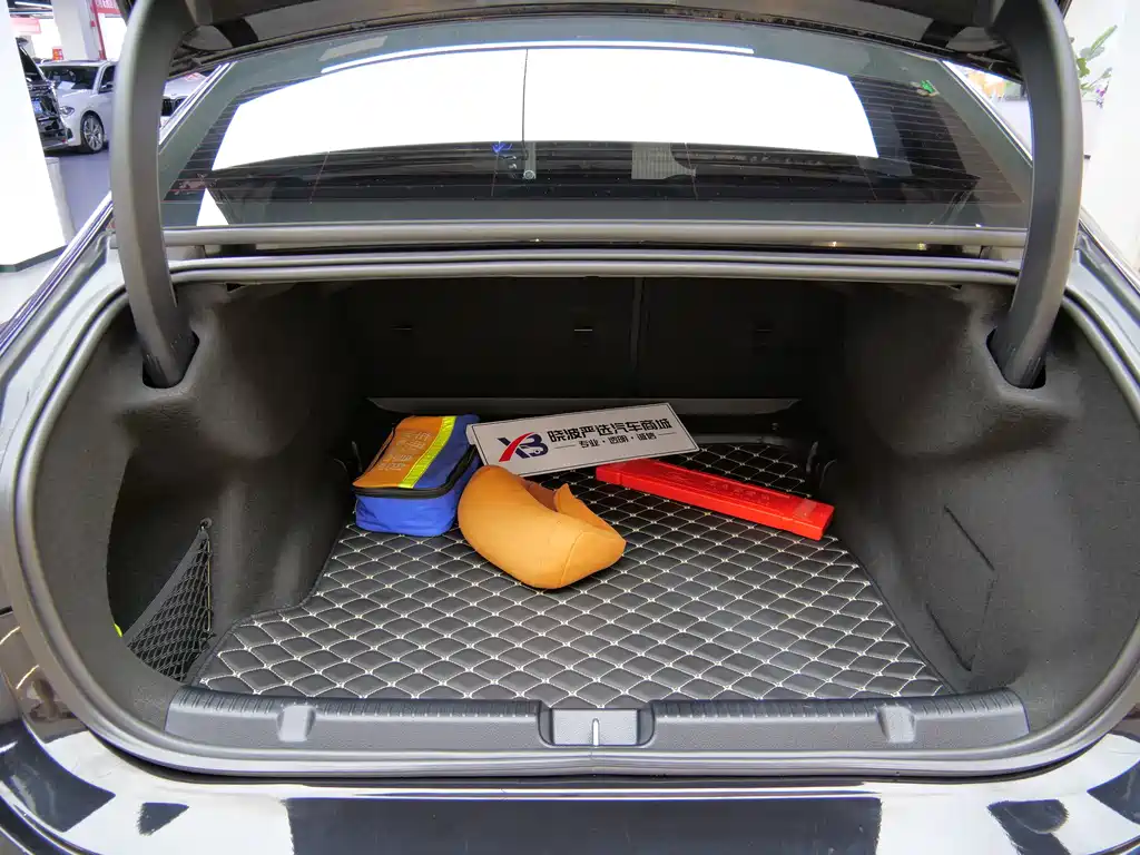 Mercedes-Benz EQE — миниатюра 18
