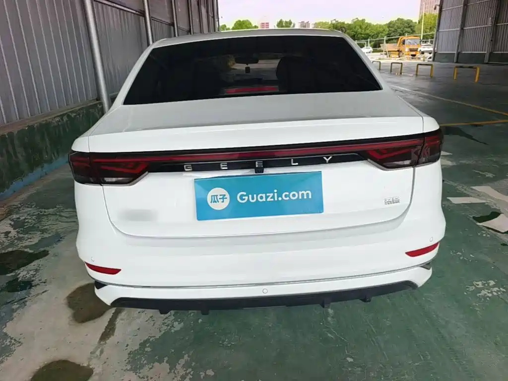 Geely Emgrand 2025 4 1.5L CVT Luxury