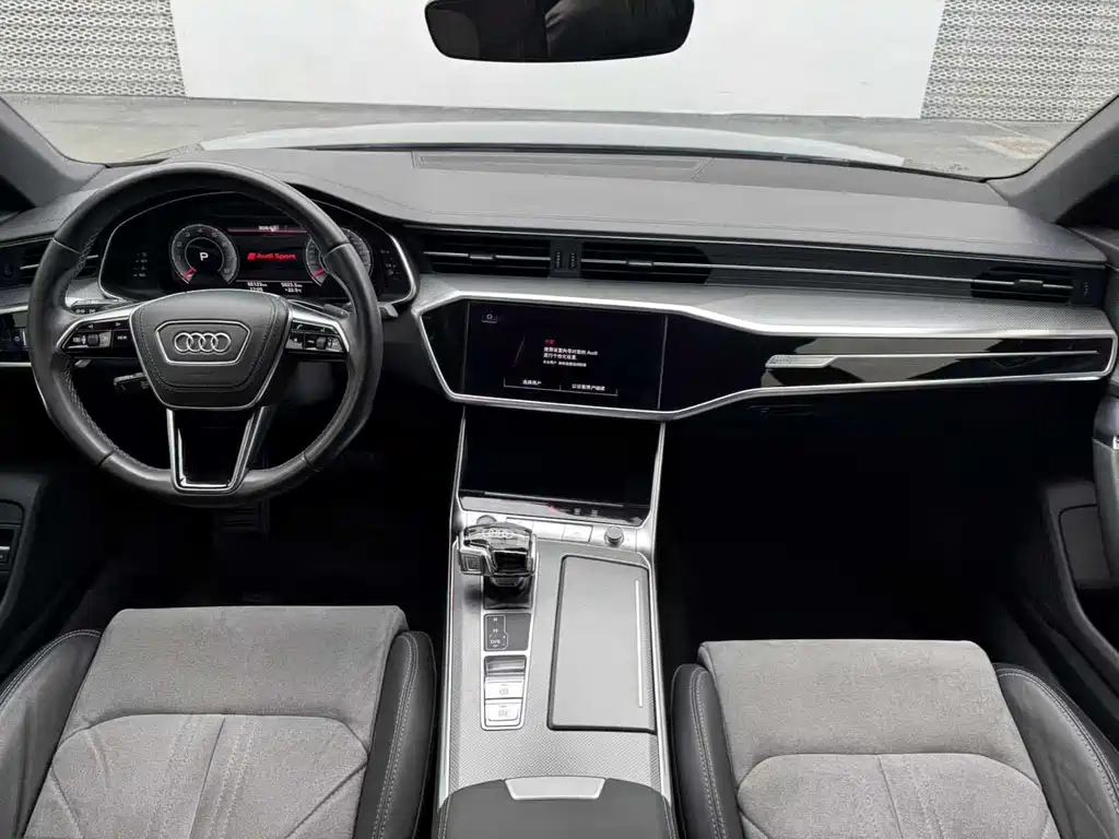 Audi A6L 2022 40 TFSI Luxury