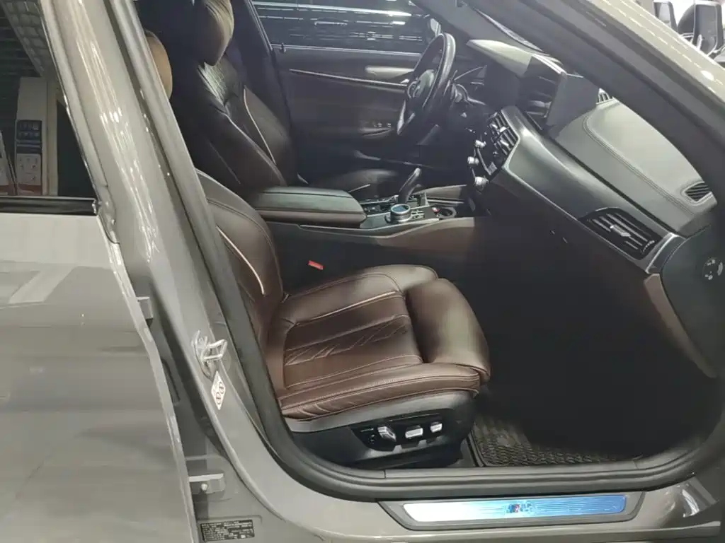 BMW 5 Series (Import) — миниатюра 25