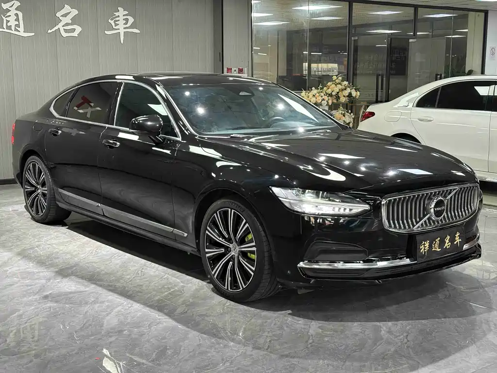 Volvo S90 2022 B5 Luxury