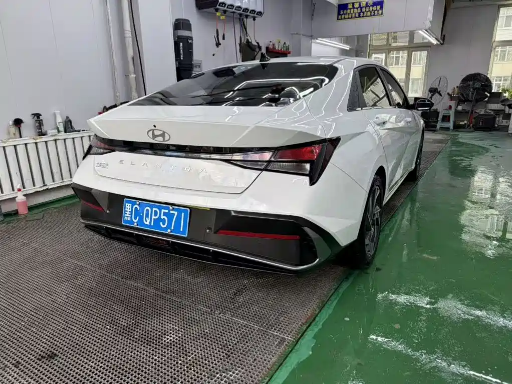 Hyundai Elantra — миниатюра 6
