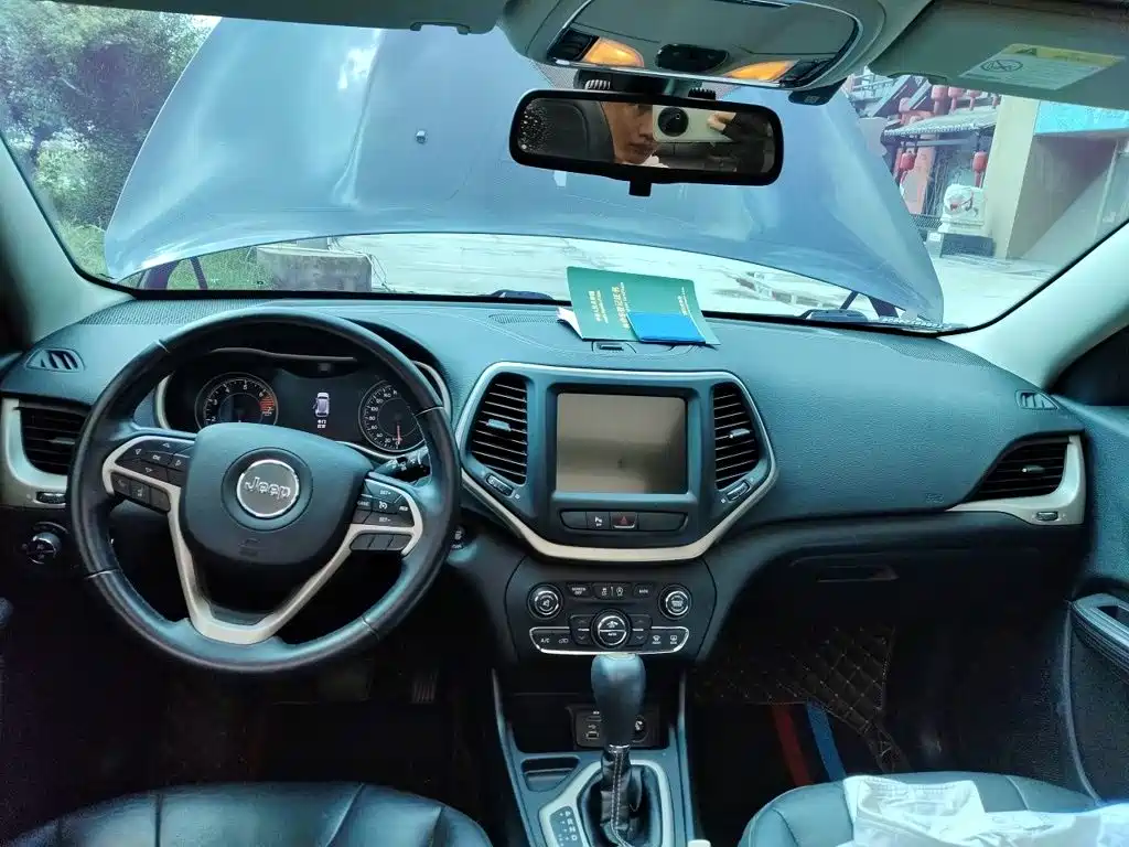 Jeep Cherokee — миниатюра 6