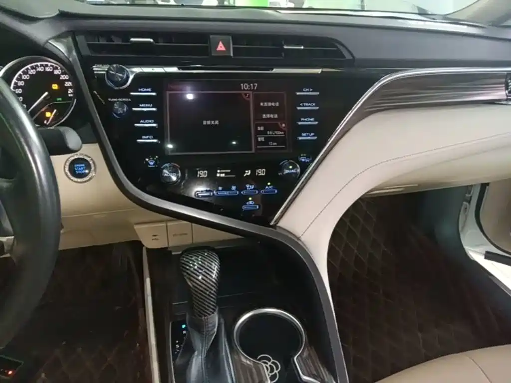 Toyota Camry — миниатюра 13