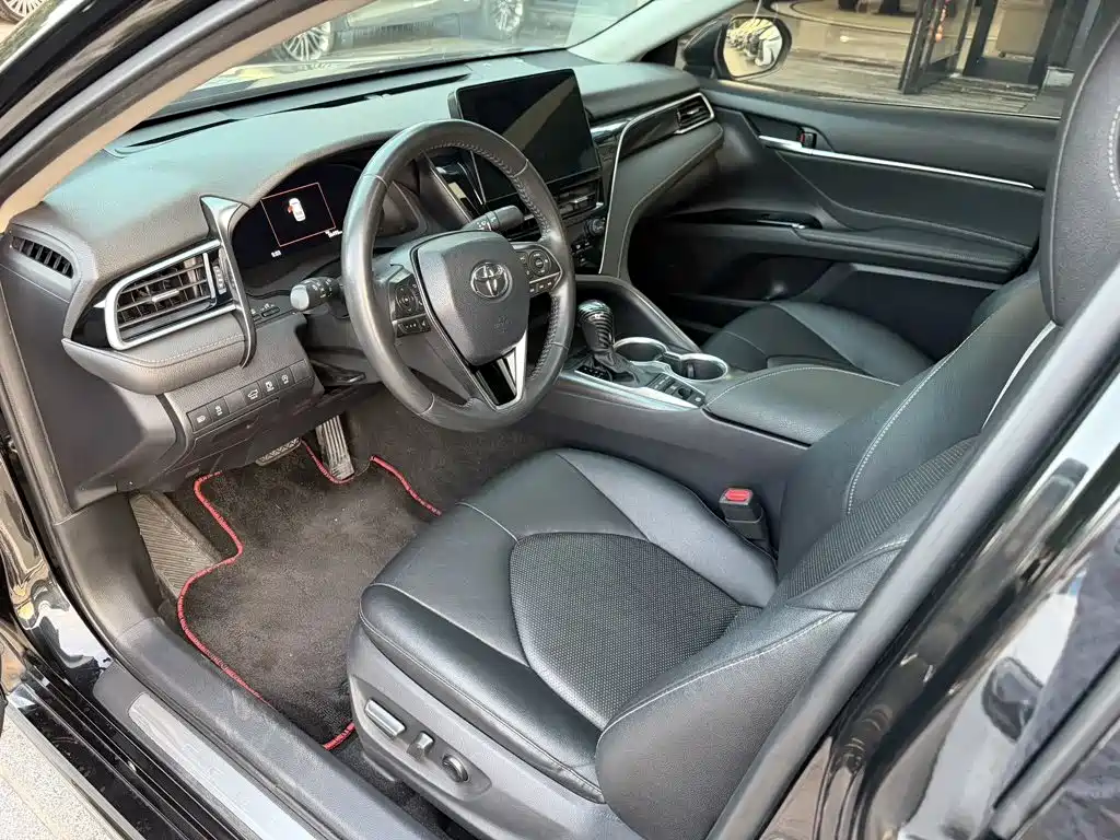 Toyota Camry — миниатюра 7
