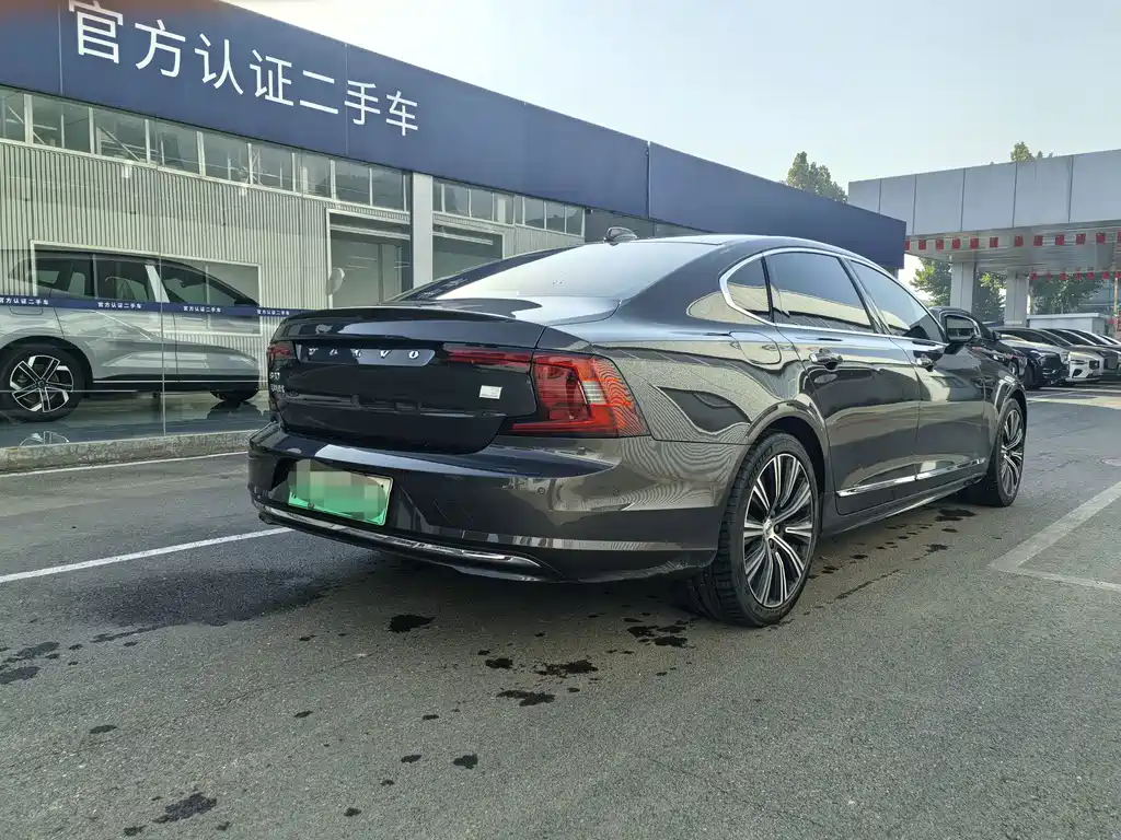 Volvo S90 PHEV — миниатюра 8