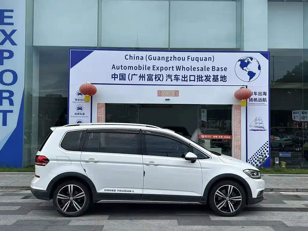 Volkswagen Touran — миниатюра 3