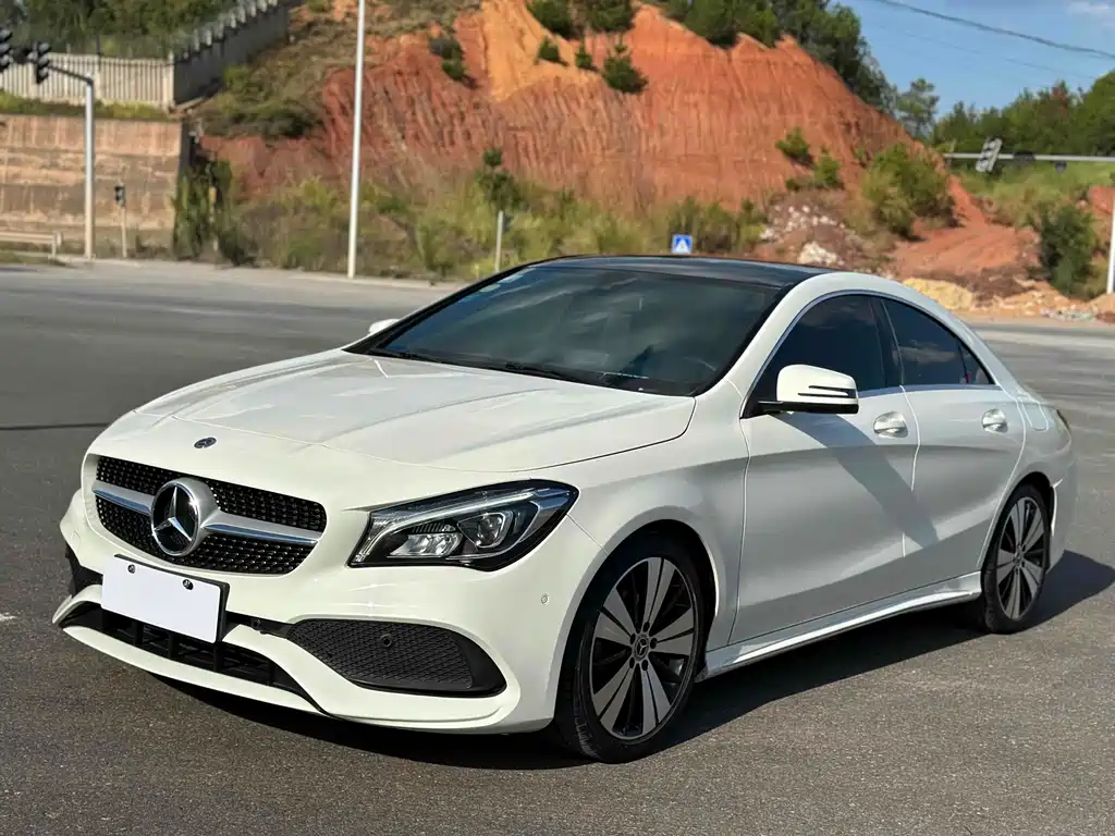 MERCEDES-BENZ CLA