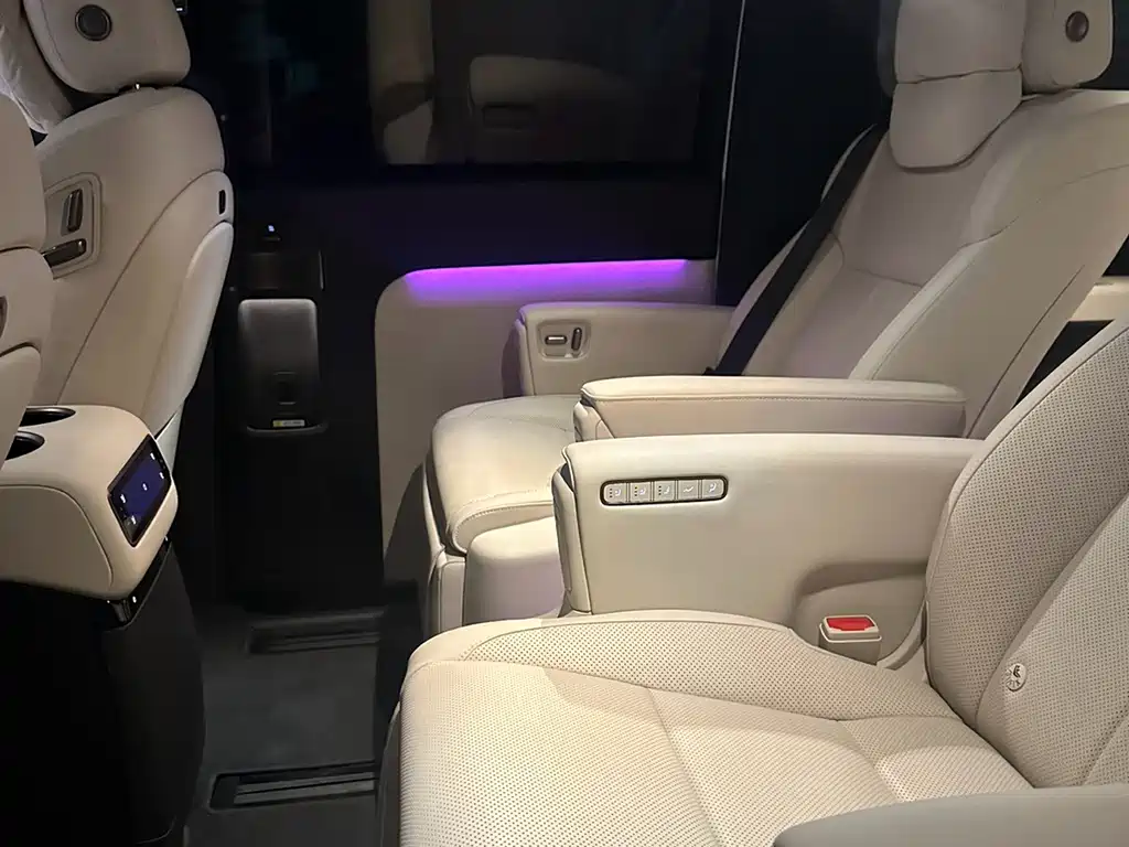 Li Auto Li MEGA — миниатюра 2