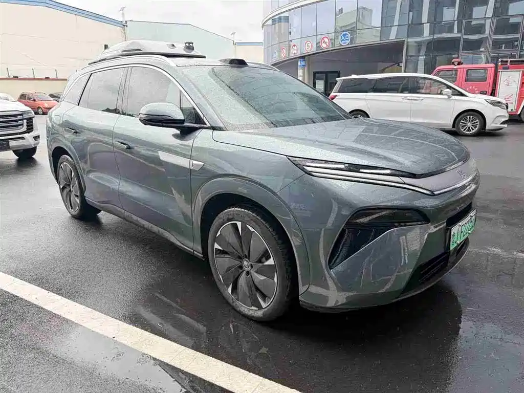 BYD Tang L - фото 4